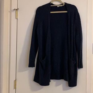 Madewell Kent Cardigan in navy blue.